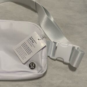 lululemon Everywhere Belt Bag